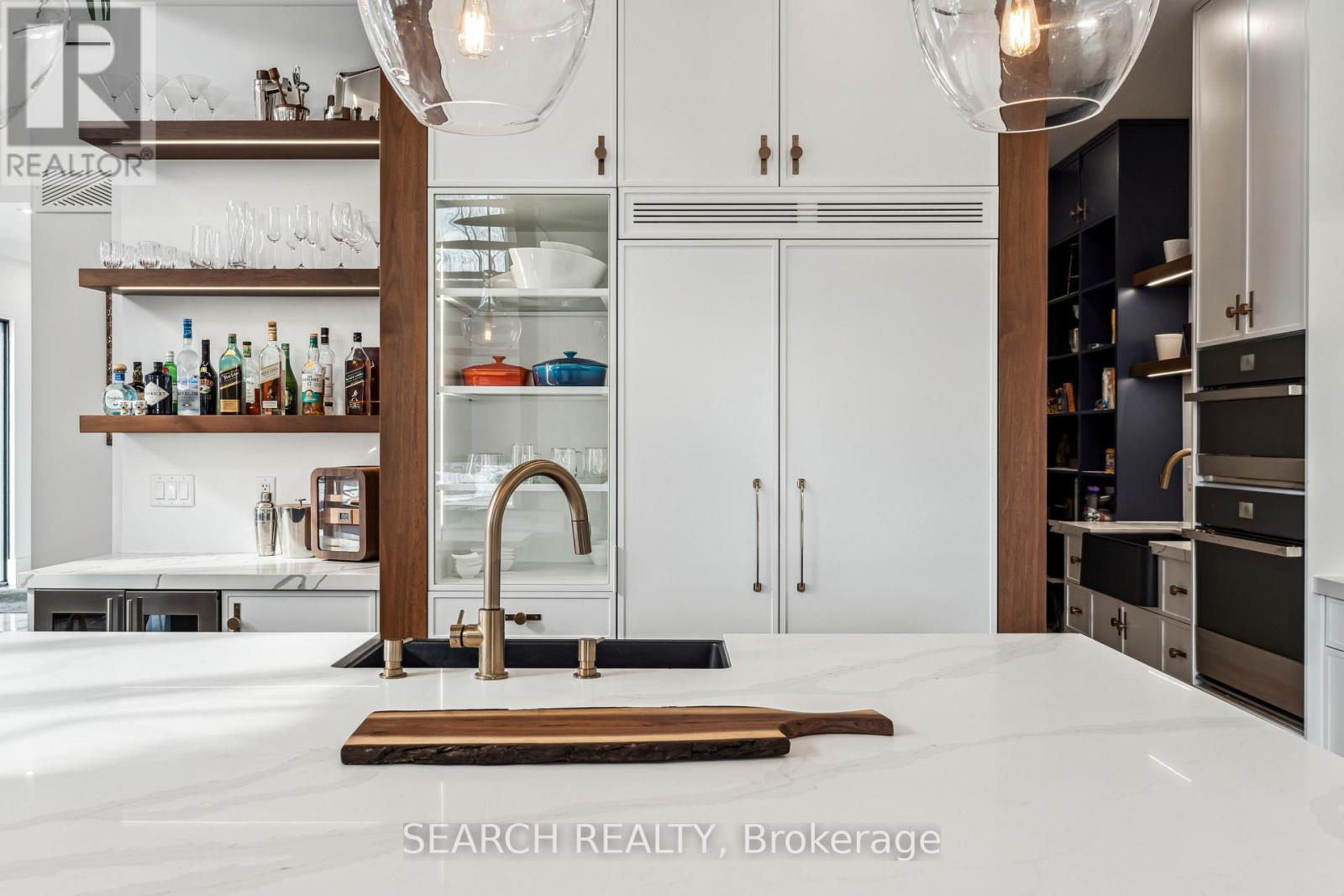 1297 Canterbury Road, Mississauga, Ontario  L5G 4A8 - Photo 12 - W12516584