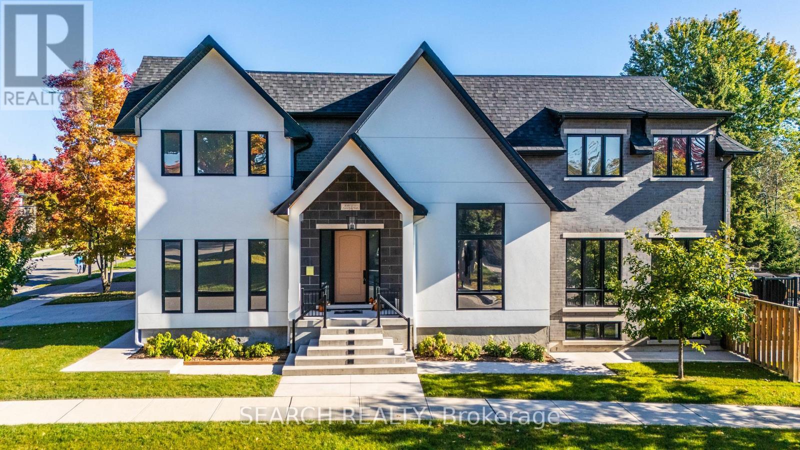 1297 Canterbury Road, Mississauga, Ontario  L5G 4A8 - Photo 2 - W12516584