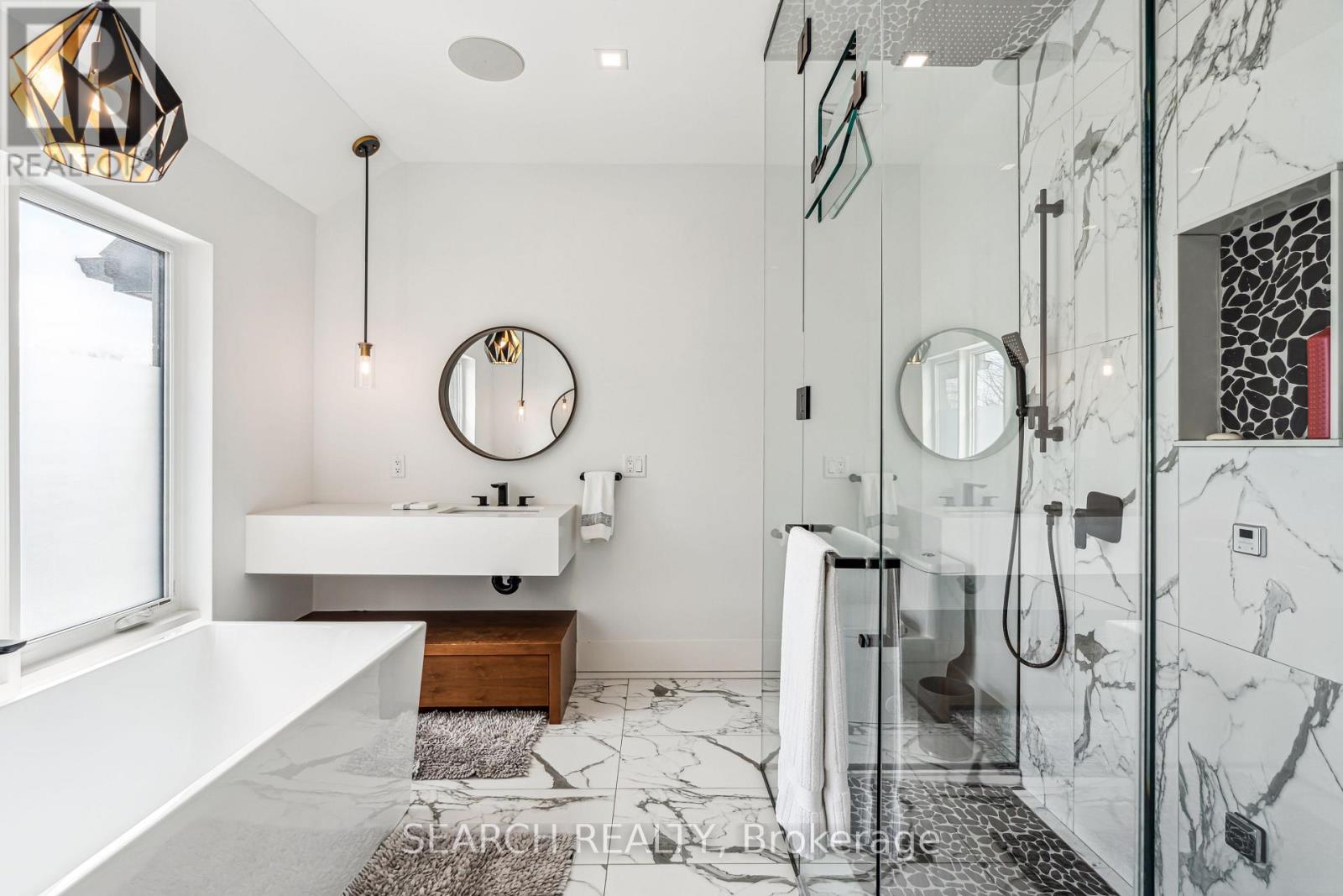 1297 Canterbury Road, Mississauga, Ontario  L5G 4A8 - Photo 27 - W12516584