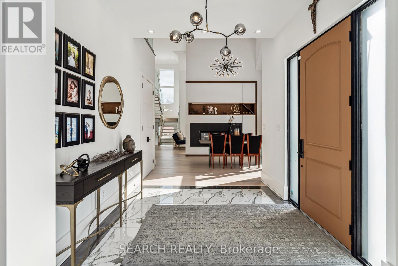 1297 Canterbury Road, Mississauga, Ontario  L5G 4A8 - Photo 3 - W12516584