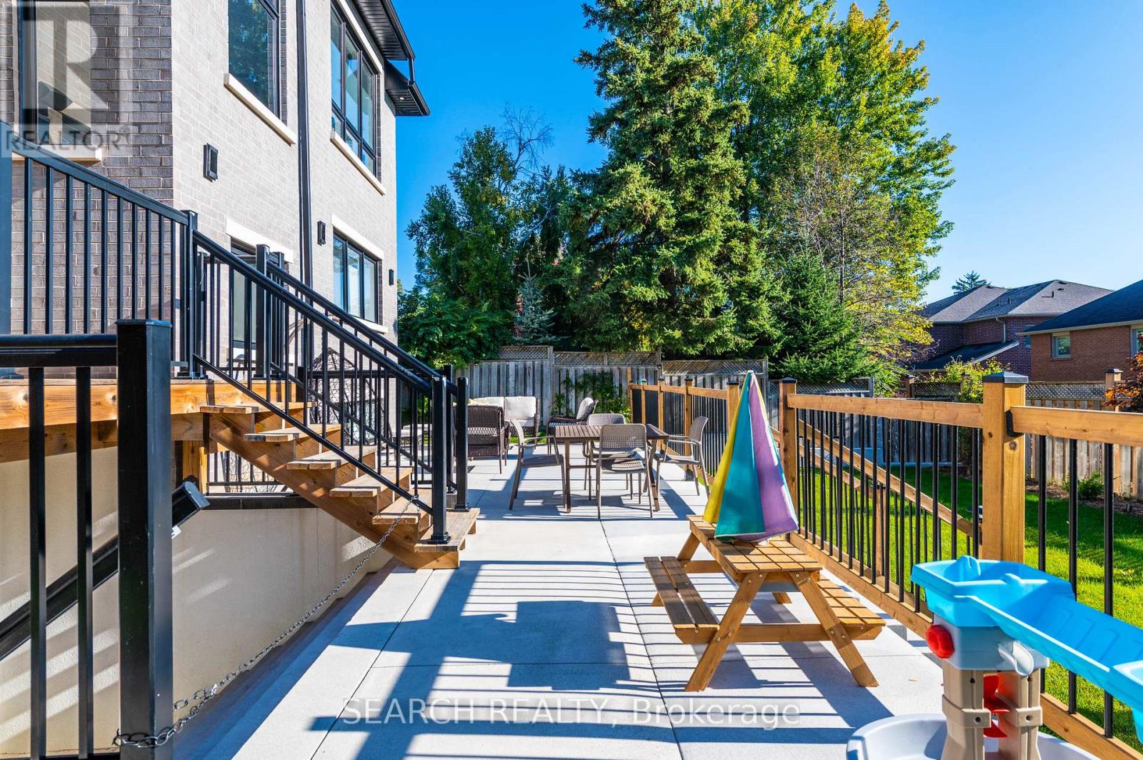 1297 Canterbury Road, Mississauga, Ontario  L5G 4A8 - Photo 32 - W12516584