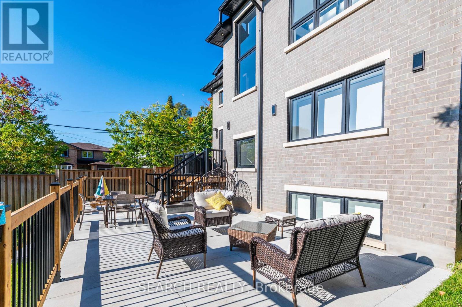 1297 Canterbury Road, Mississauga, Ontario  L5G 4A8 - Photo 33 - W12516584