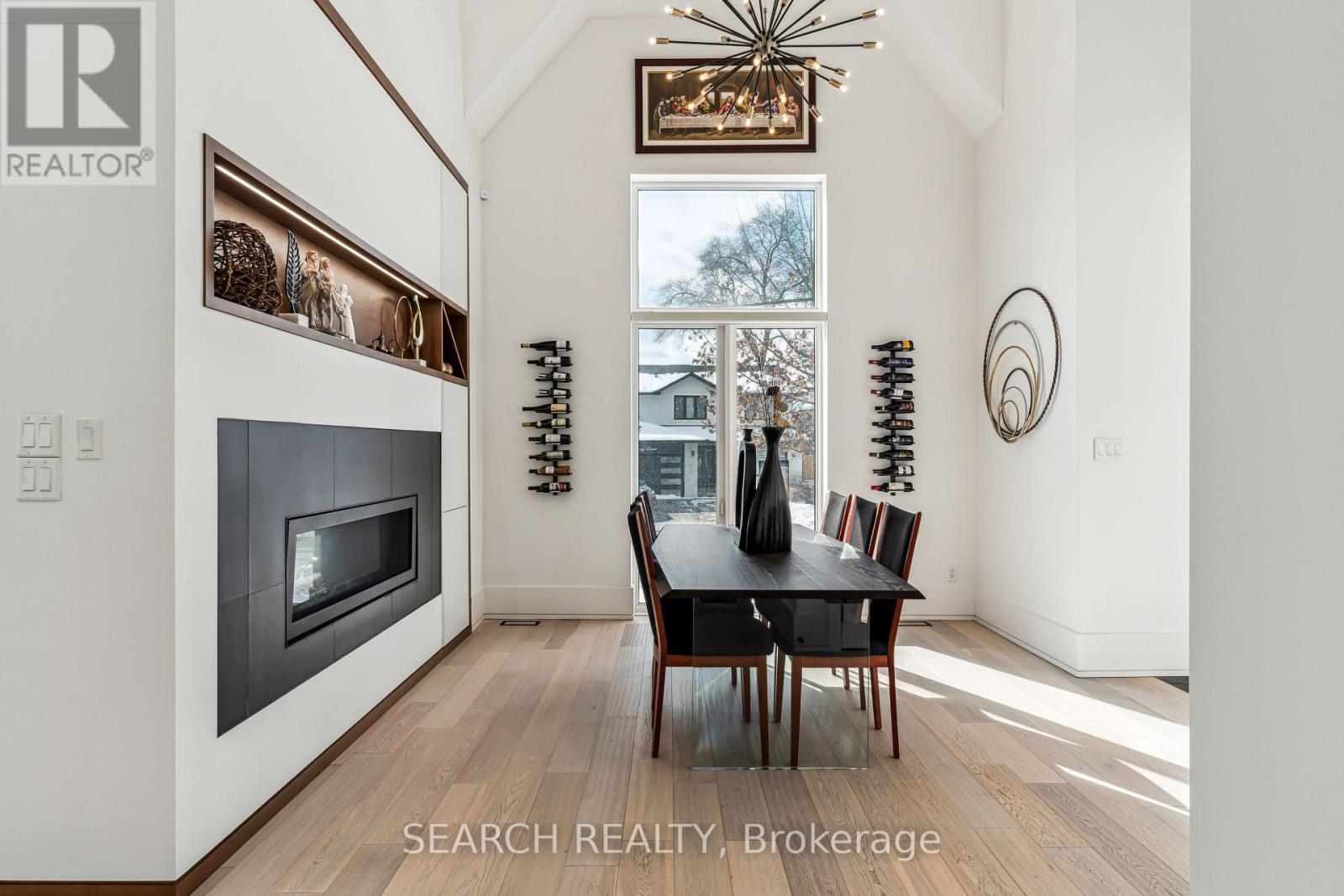 1297 Canterbury Road, Mississauga, Ontario  L5G 4A8 - Photo 6 - W12516584