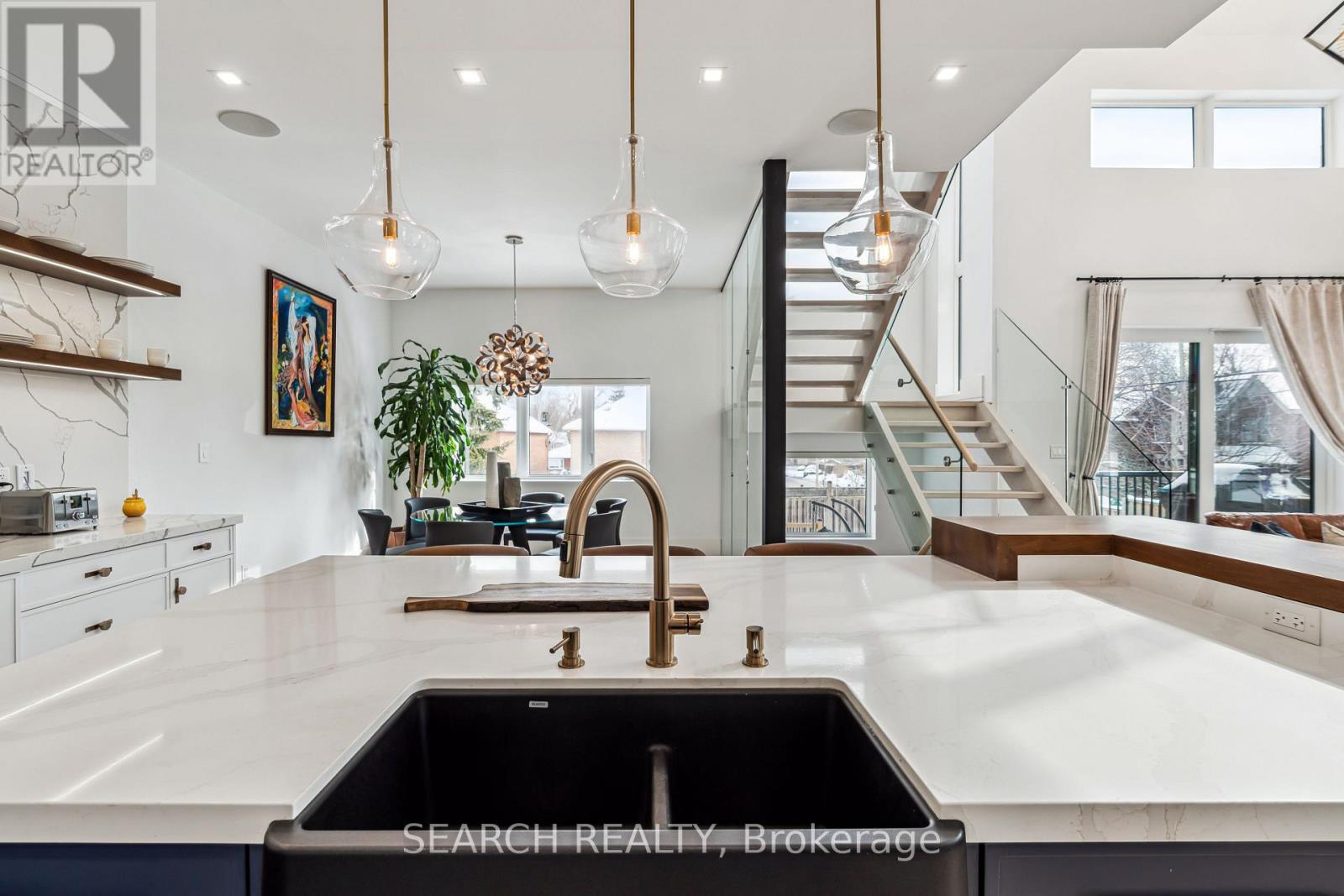 1297 Canterbury Road, Mississauga, Ontario  L5G 4A8 - Photo 9 - W12516584