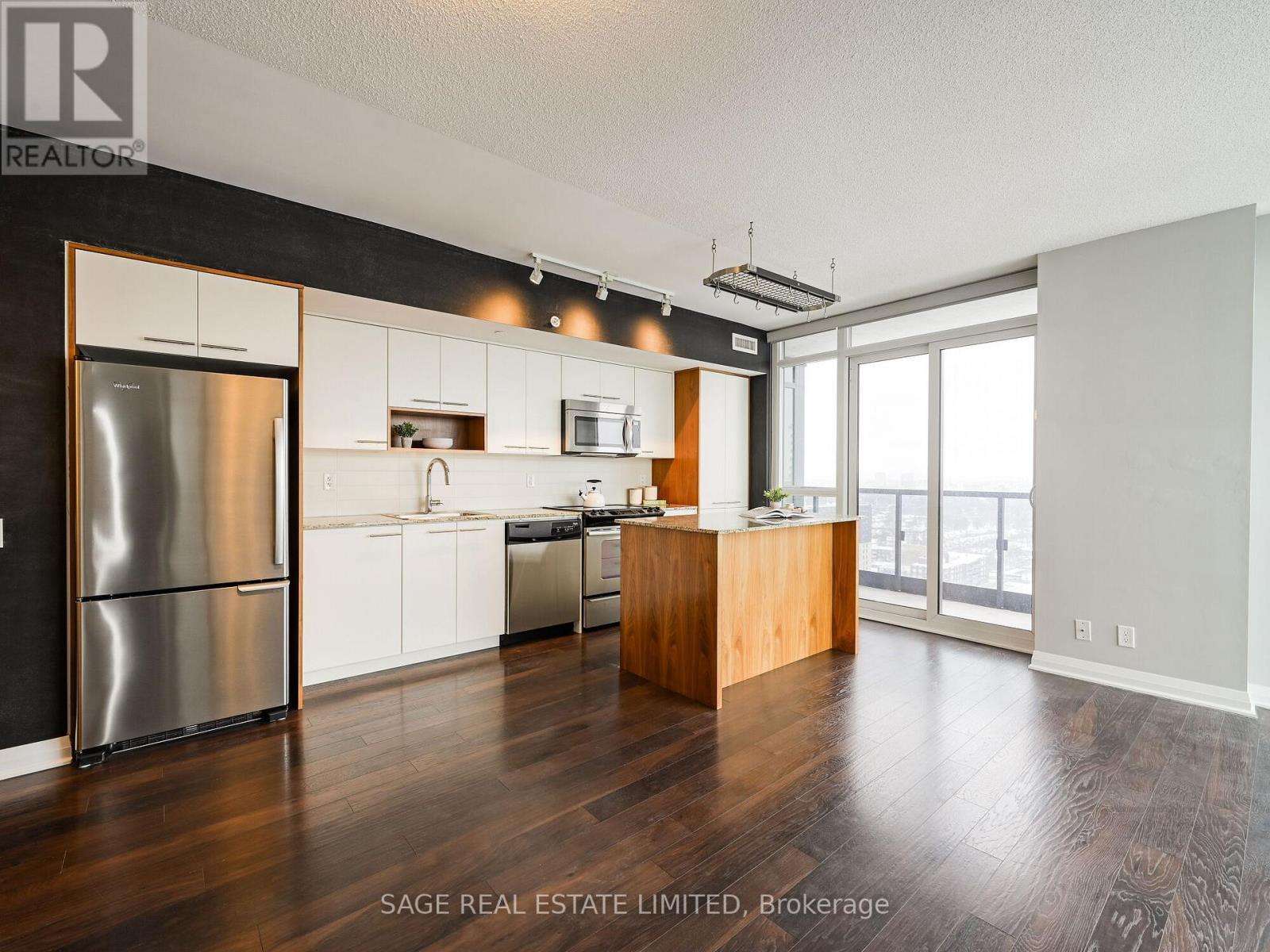 2110 - 5 VALHALLA INN ROAD, Toronto, Ontario