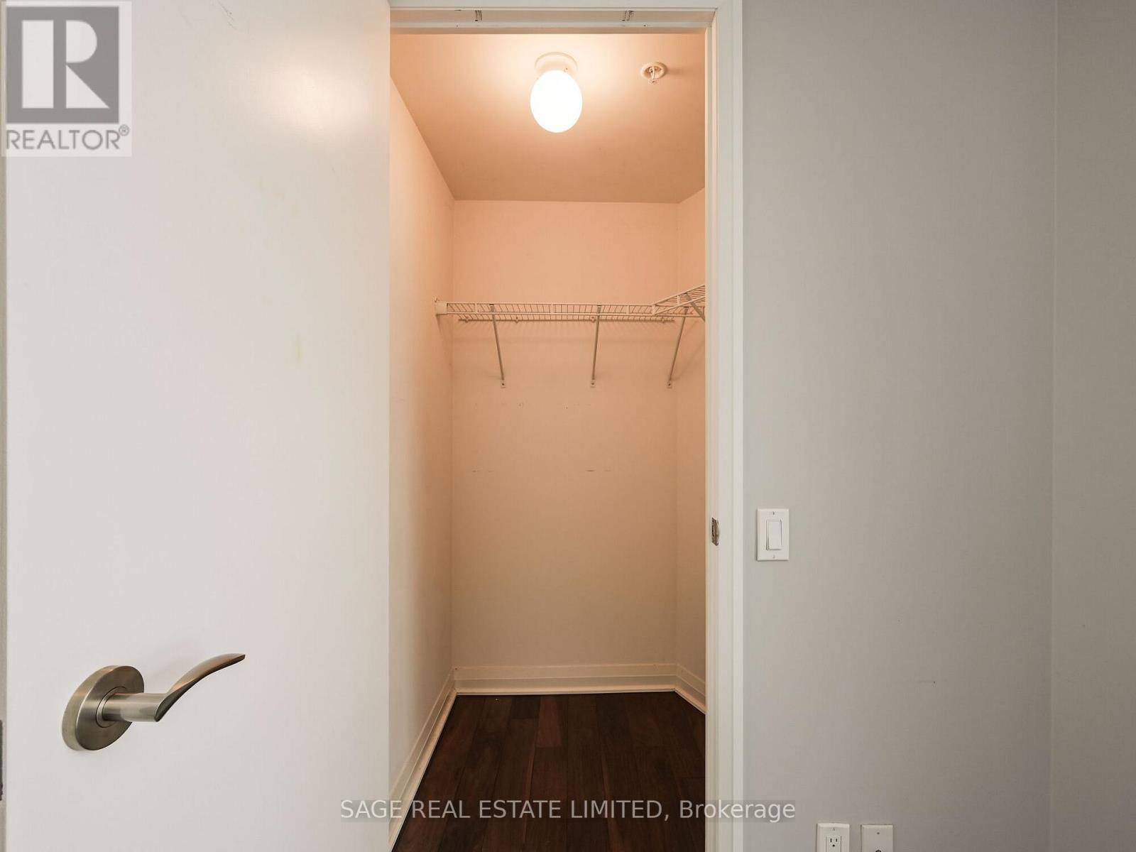 2110 - 5 Valhalla Inn Road, Toronto, Ontario  M9B 0B1 - Photo 16 - W12516612