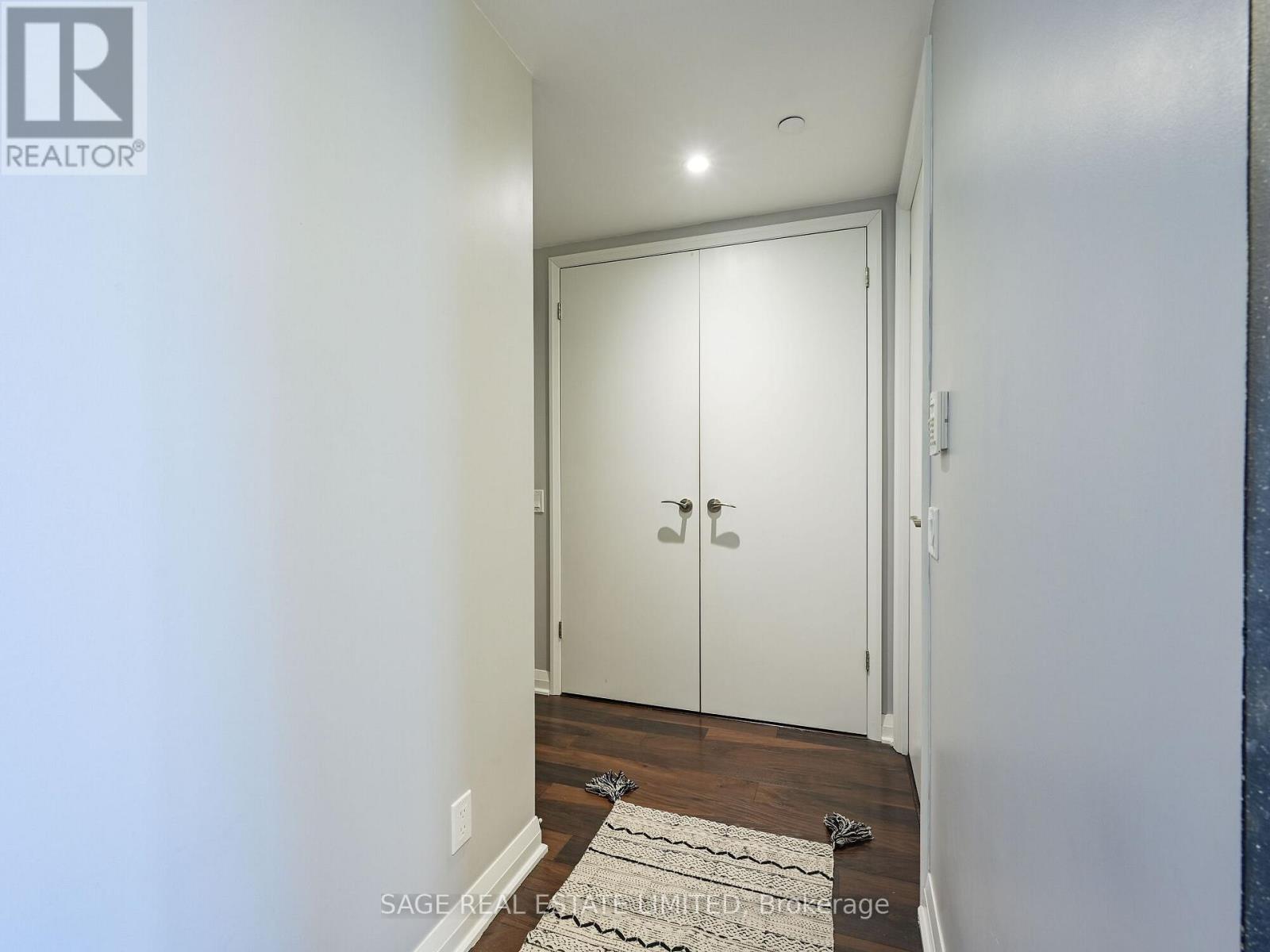 2110 - 5 Valhalla Inn Road, Toronto, Ontario  M9B 0B1 - Photo 3 - W12516612