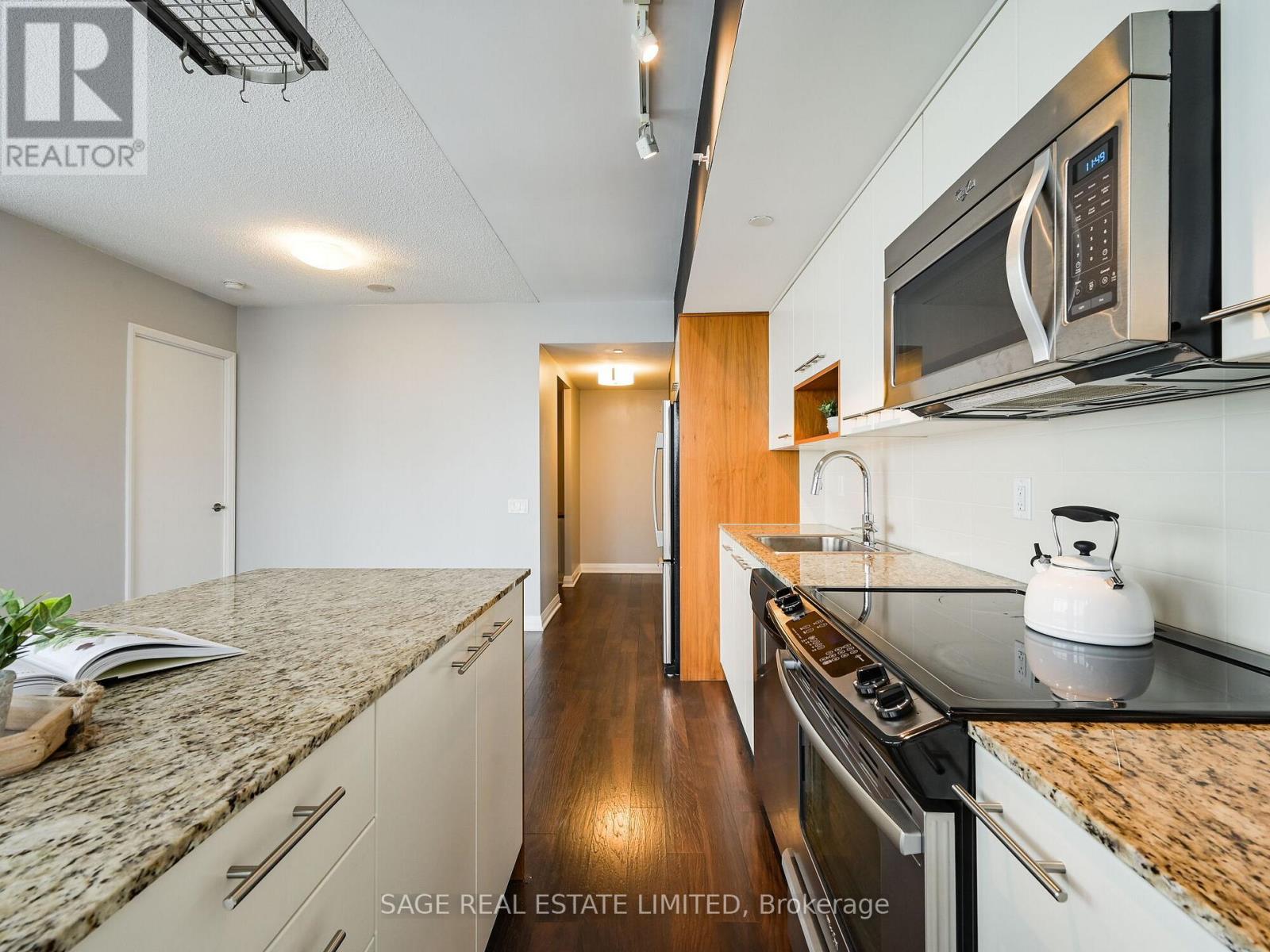 2110 - 5 Valhalla Inn Road, Toronto, Ontario  M9B 0B1 - Photo 8 - W12516612