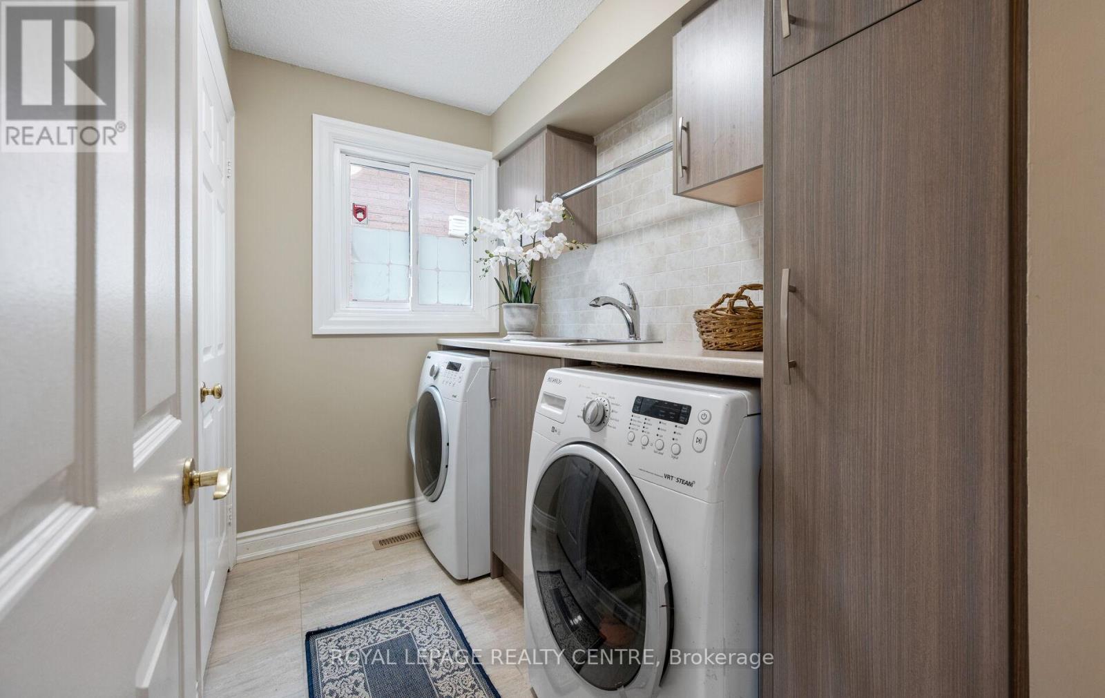 4383 Mayflower Drive, Mississauga, Ontario  L5R 1T4 - Photo 16 - W12516638