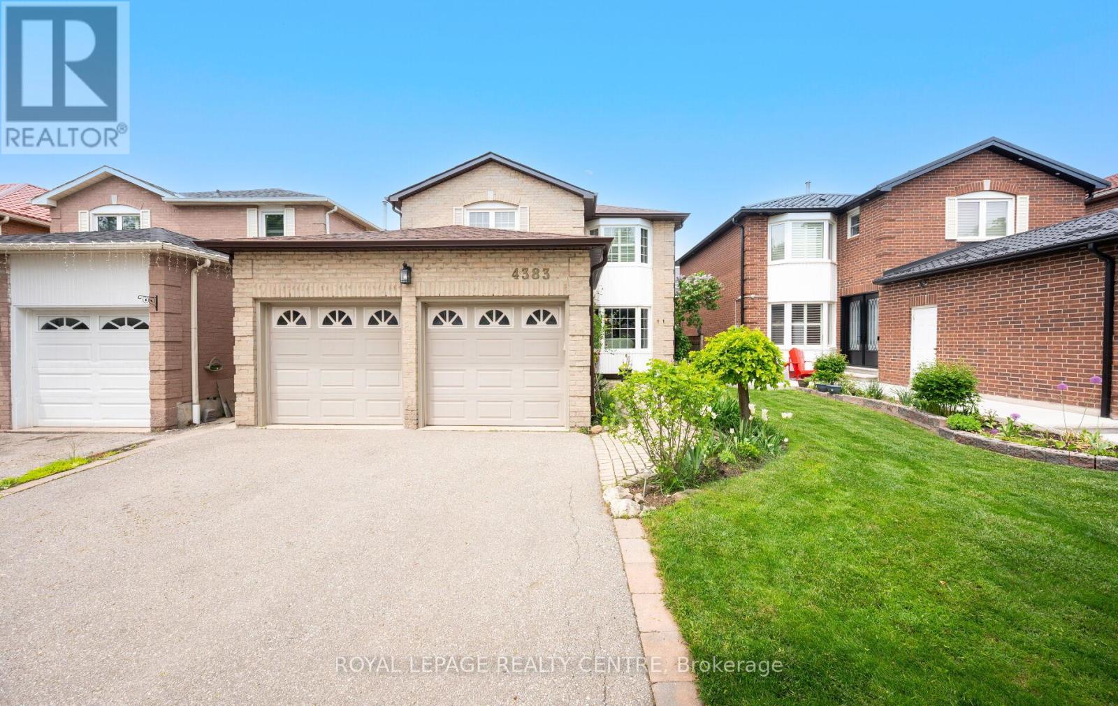 4383 Mayflower Drive, Mississauga, Ontario  L5R 1T4 - Photo 2 - W12516638