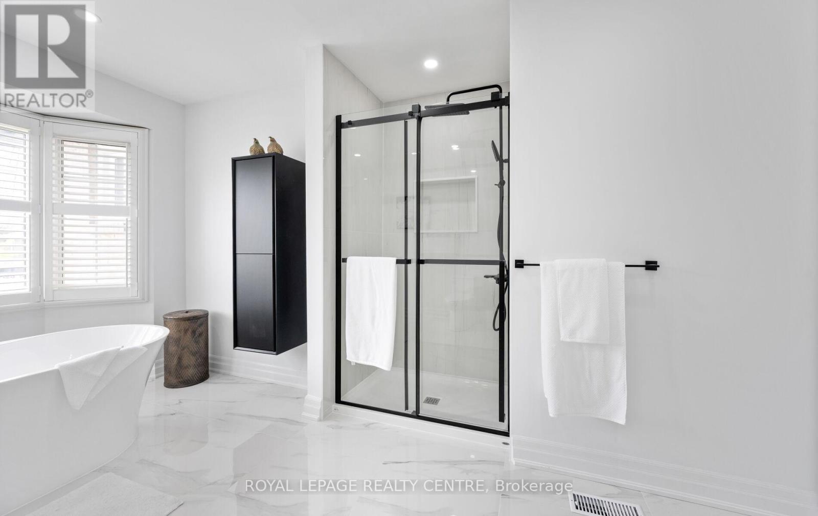 4383 Mayflower Drive, Mississauga, Ontario  L5R 1T4 - Photo 24 - W12516638