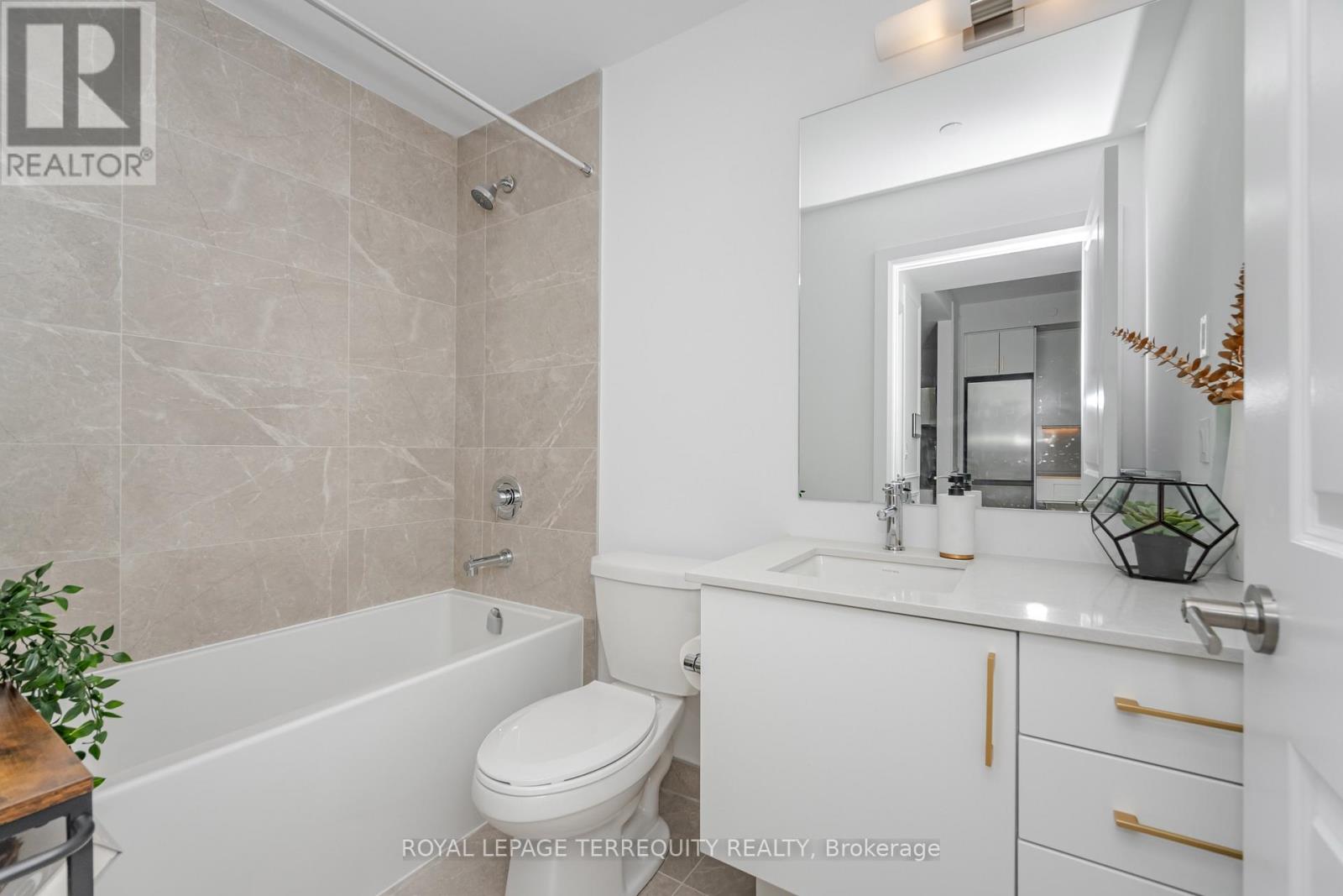 515 - 3240 William Coltson Avenue, Oakville, Ontario  L6H 8C8 - Photo 9 - W12516646