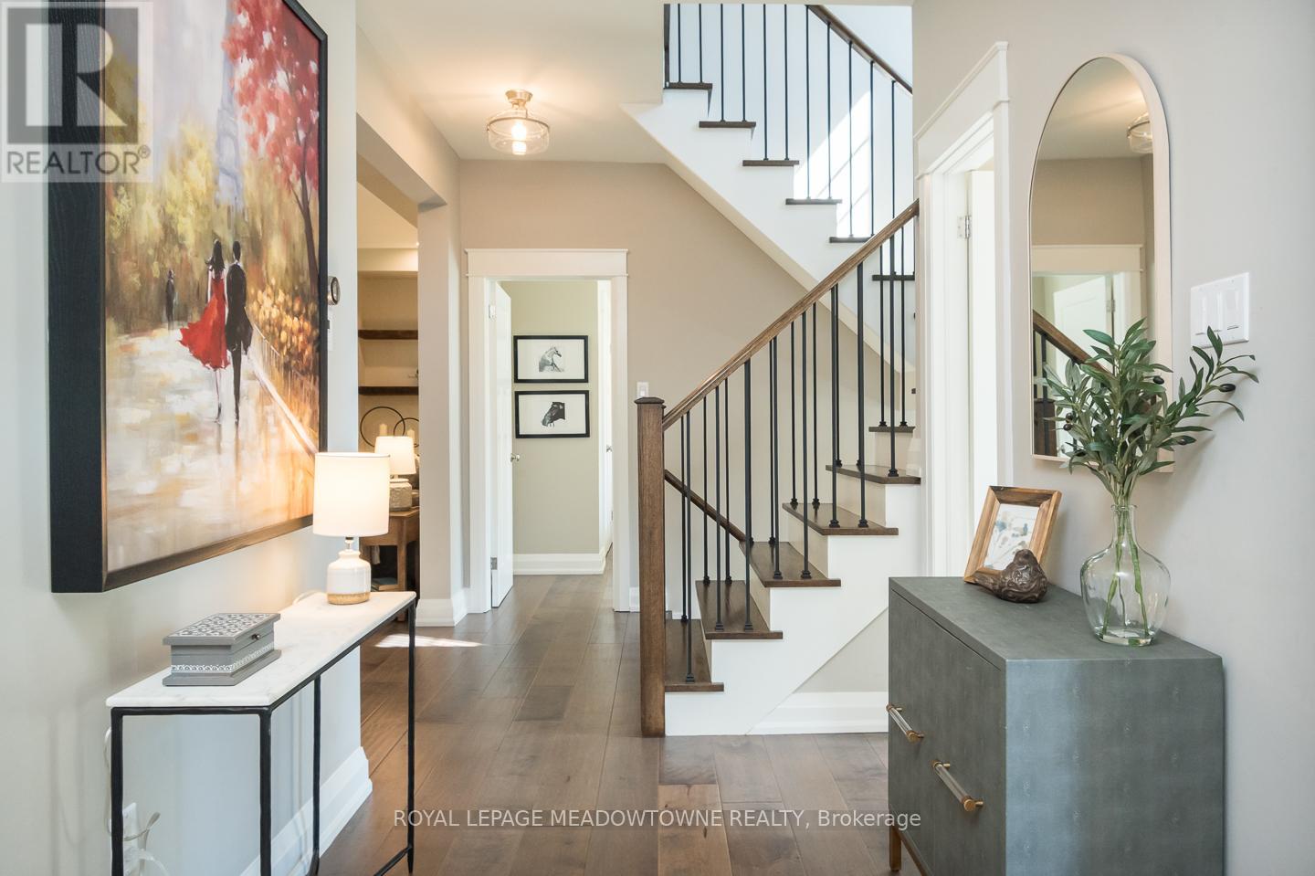 29 Barton Street, Milton, Ontario  L9T 1C7 - Photo 4 - W12516654