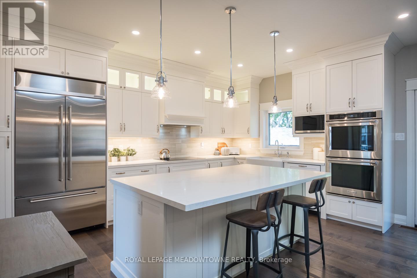 29 Barton Street, Milton, Ontario  L9T 1C7 - Photo 6 - W12516654