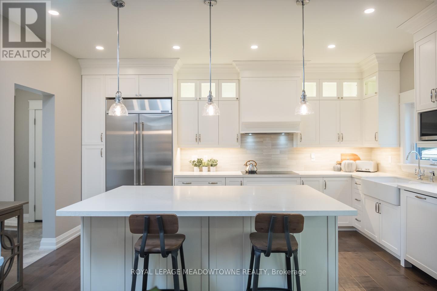 29 Barton Street, Milton, Ontario  L9T 1C7 - Photo 7 - W12516654