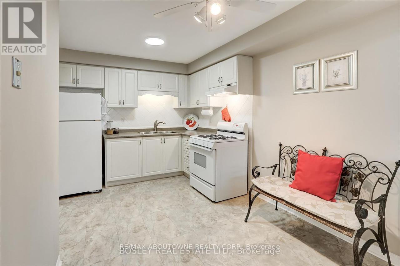 1176 Treetop Terrace, Oakville, Ontario  L6M 3N1 - Photo 10 - W12516664