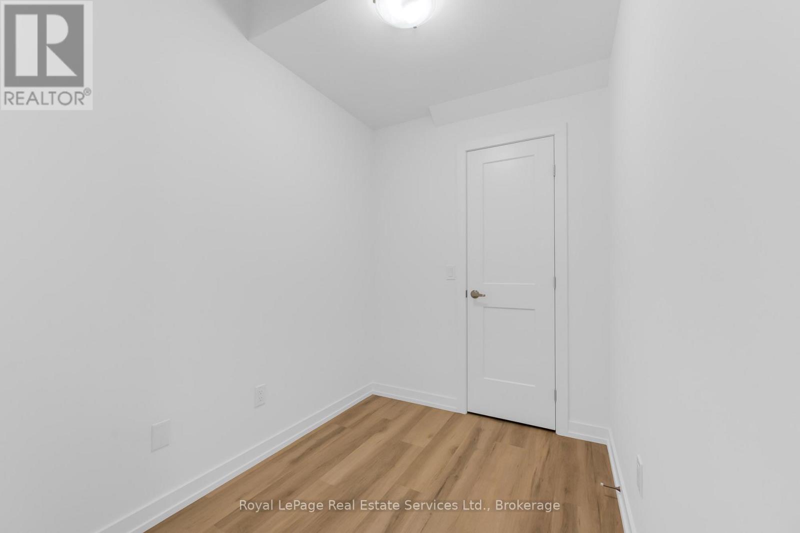 35 - 70 Kenesky Drive, Hamilton, Ontario  L8B 2A9 - Photo 7 - X12450463