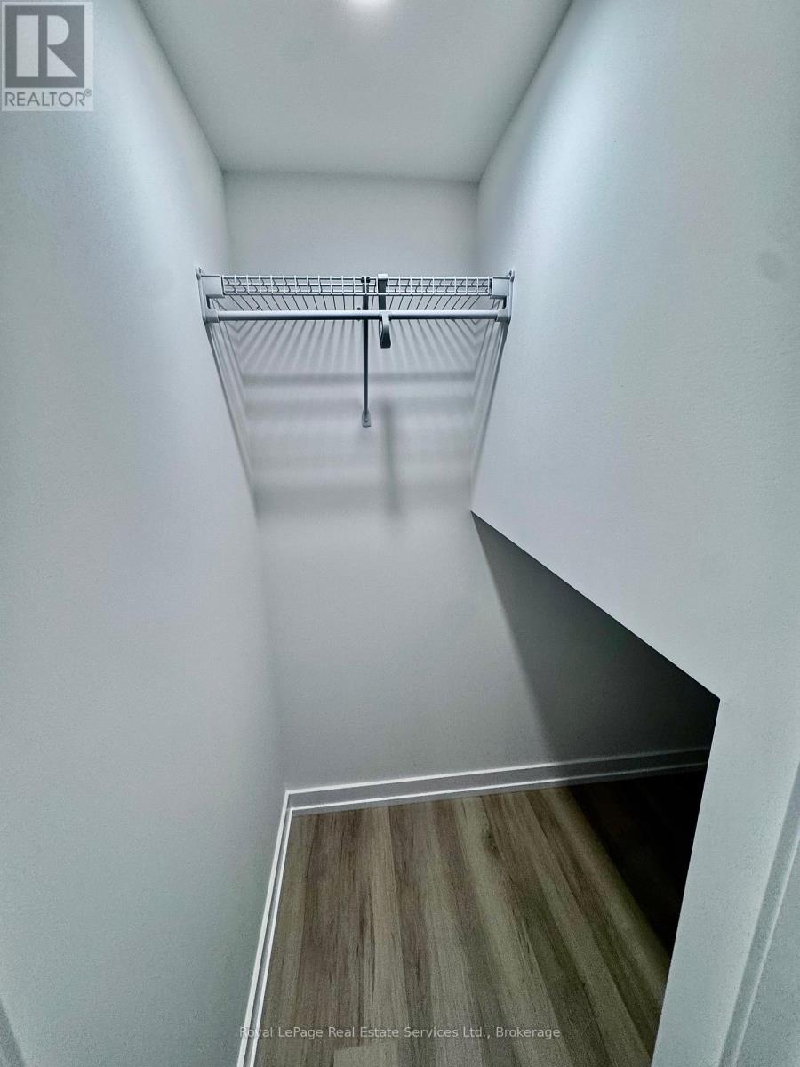 35 - 70 Kenesky Drive, Hamilton, Ontario  L8B 2A9 - Photo 10 - X12450463