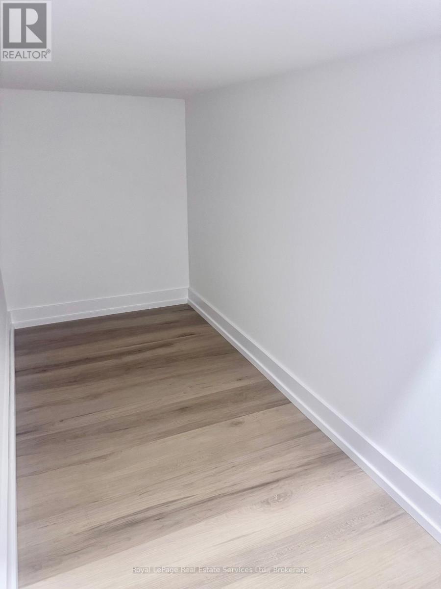 35 - 70 Kenesky Drive, Hamilton, Ontario  L8B 2A9 - Photo 8 - X12450463