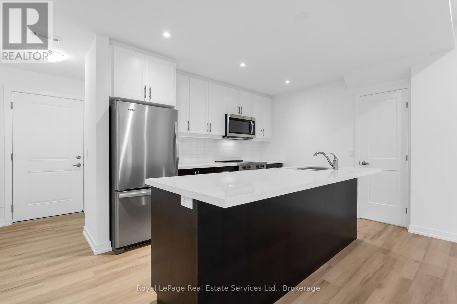 35 - 70 Kenesky Drive, Hamilton, Ontario  L8B 2A9 - Photo 5 - X12450463