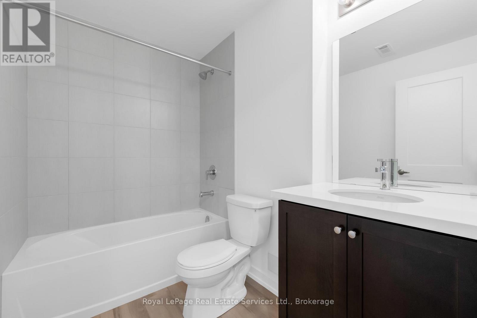 35 - 70 Kenesky Drive, Hamilton, Ontario  L8B 2A9 - Photo 14 - X12450463