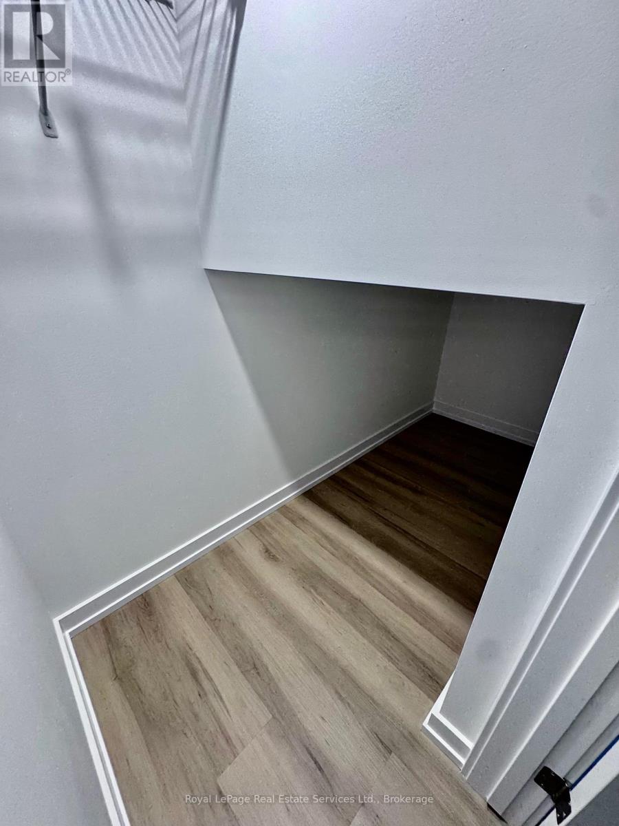 35 - 70 Kenesky Drive, Hamilton, Ontario  L8B 2A9 - Photo 11 - X12450463