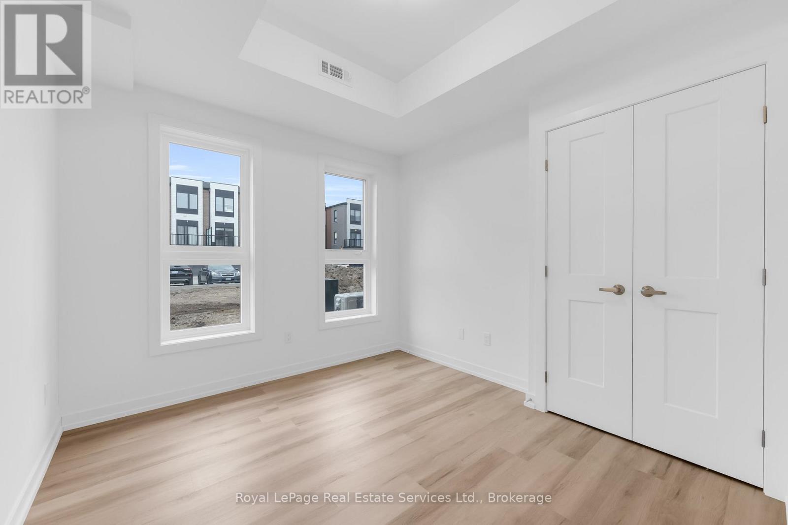 35 - 70 Kenesky Drive, Hamilton, Ontario  L8B 2A9 - Photo 12 - X12450463