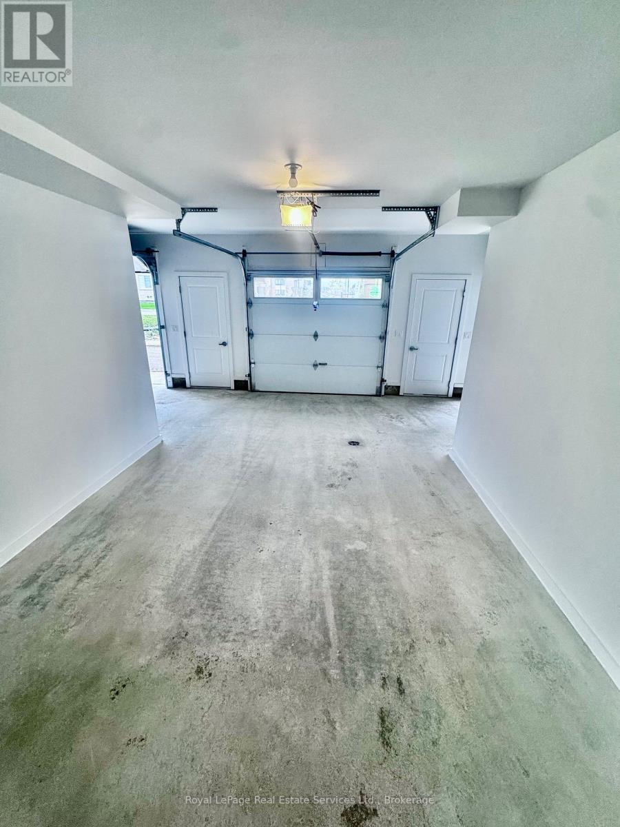 35 - 70 Kenesky Drive, Hamilton, Ontario  L8B 2A9 - Photo 18 - X12450463