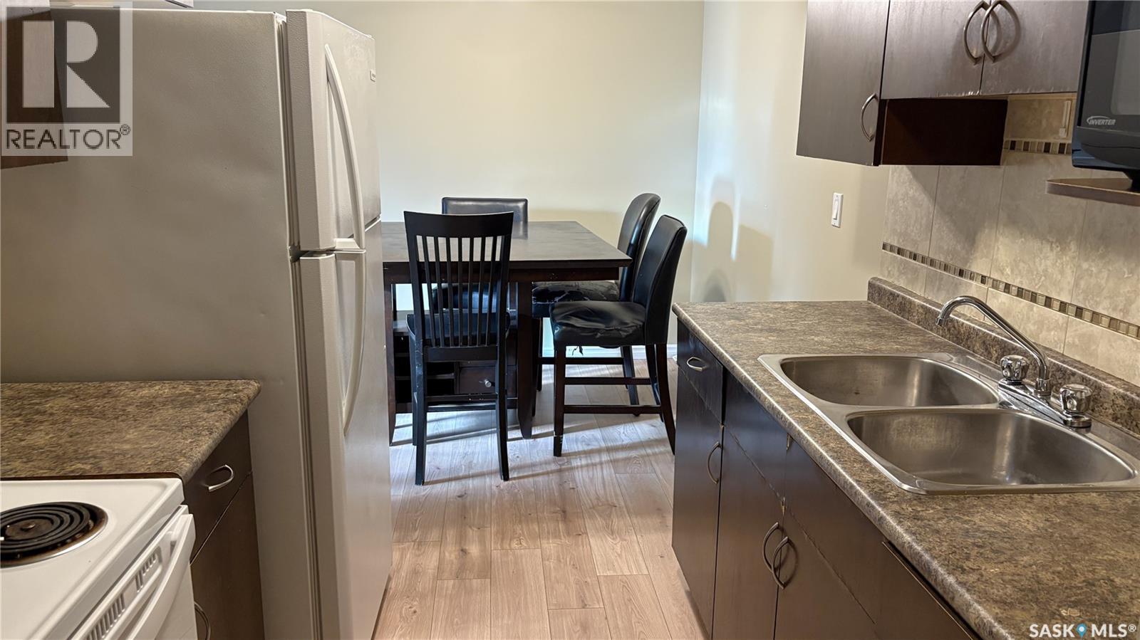 3936 Castle Road, Regina, Saskatchewan  S4S 6A4 - Photo 8 - SK023554