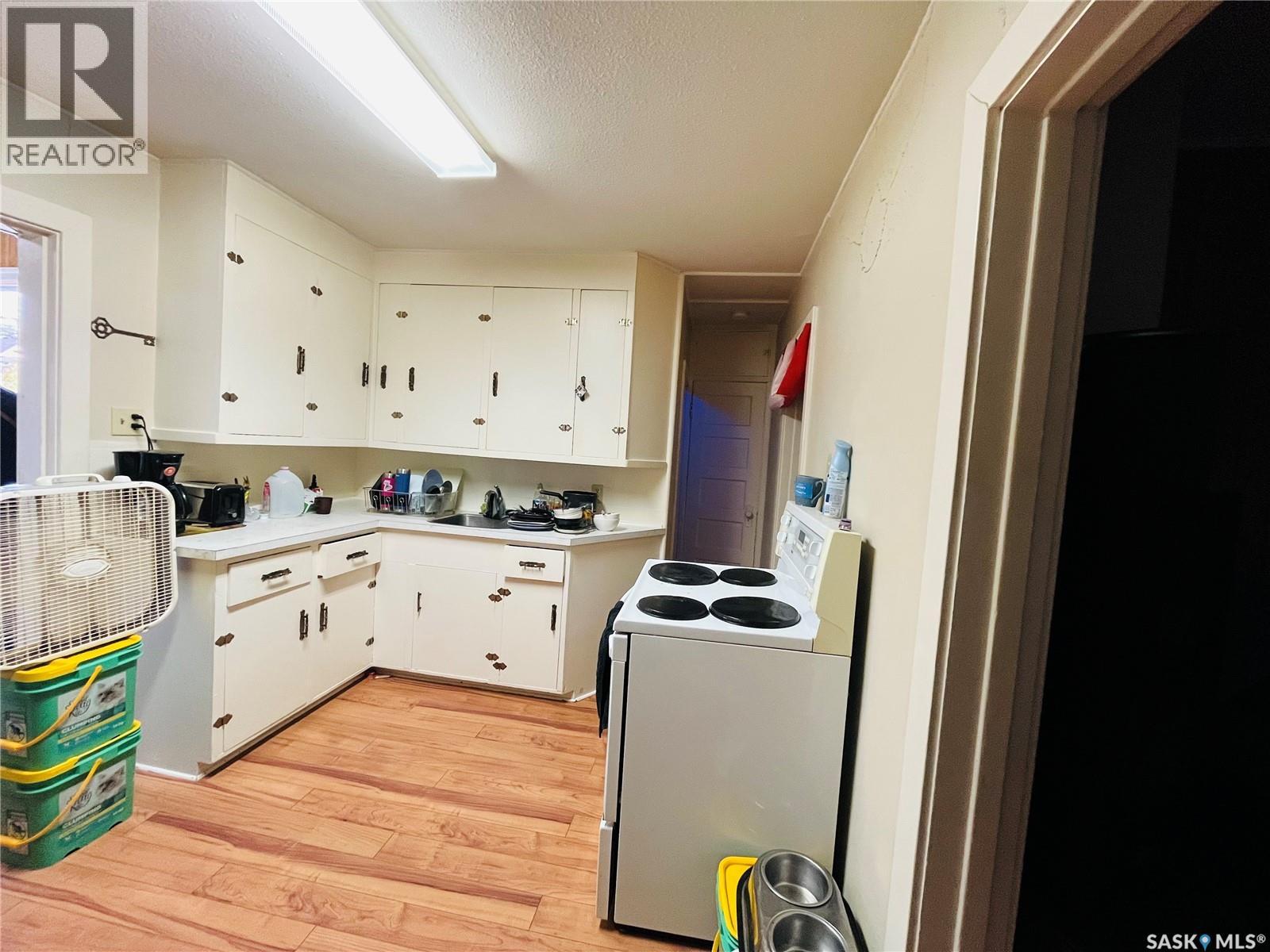 265 6th Avenue Ne, Swift Current, Saskatchewan  S9H 2M3 - Photo 3 - SK022529