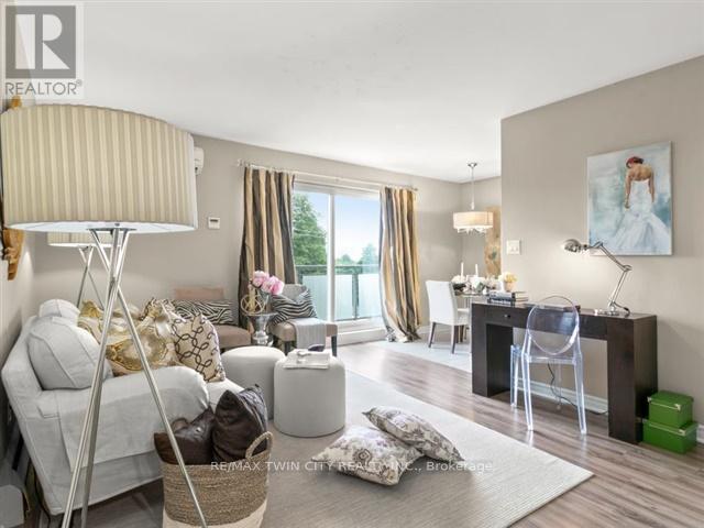 203 - 200 CHARLTON AVENUE E, Hamilton, Ontario