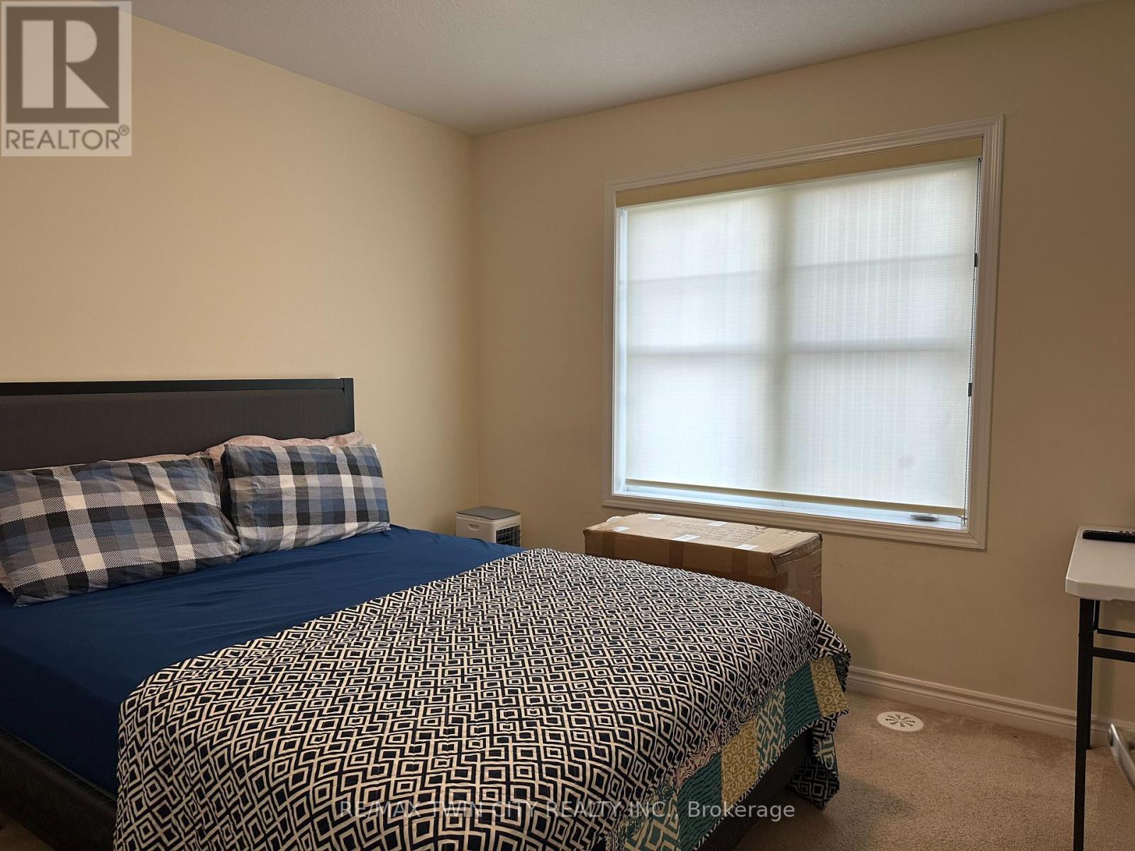 209 Netherby Lane, Kitchener, Ontario  N2R 0L9 - Photo 10 - X12516602