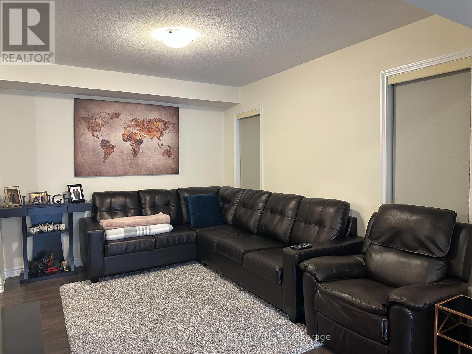 209 Netherby Lane, Kitchener, Ontario  N2R 0L9 - Photo 4 - X12516602