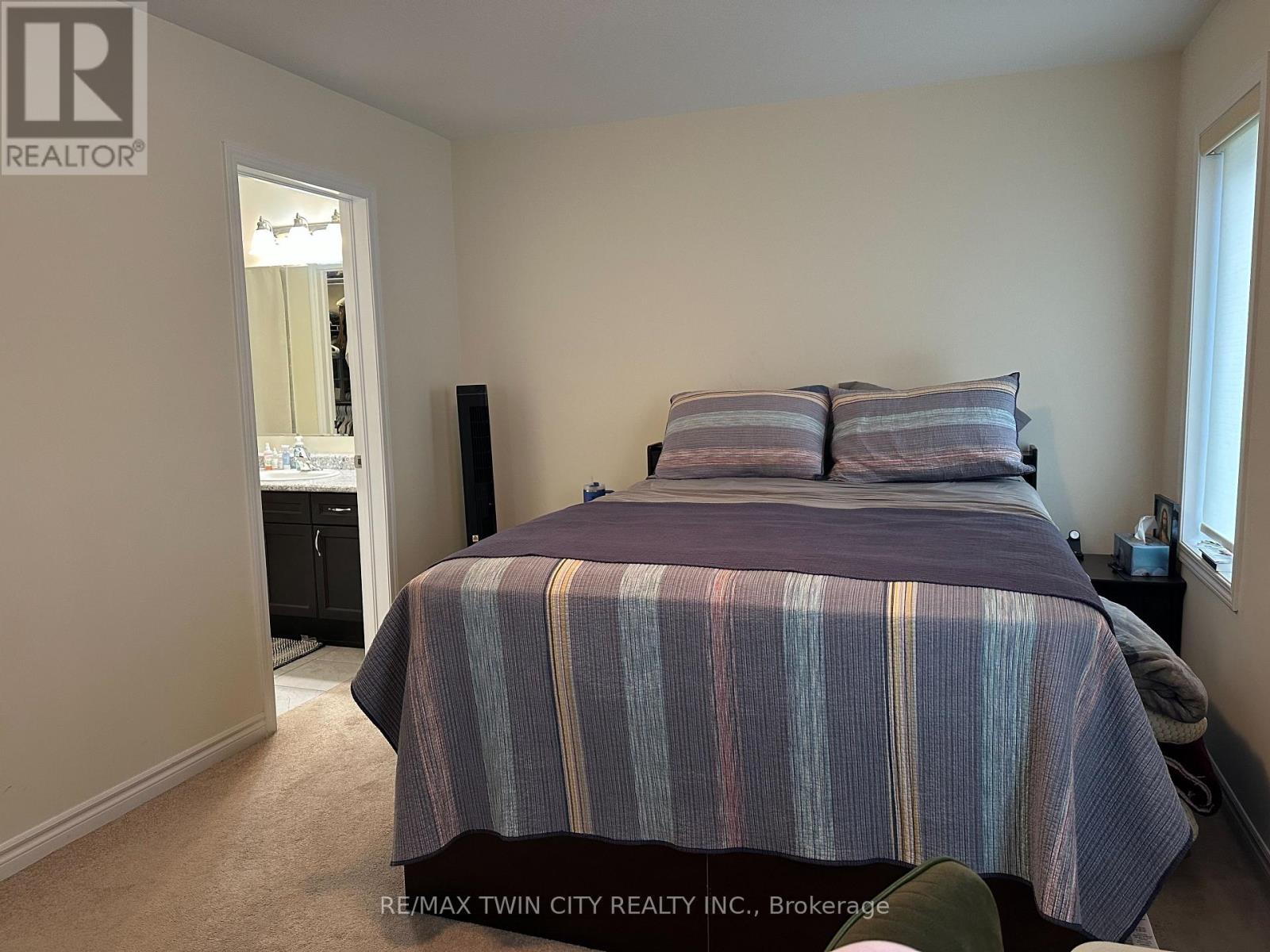 209 Netherby Lane, Kitchener, Ontario  N2R 0L9 - Photo 8 - X12516602