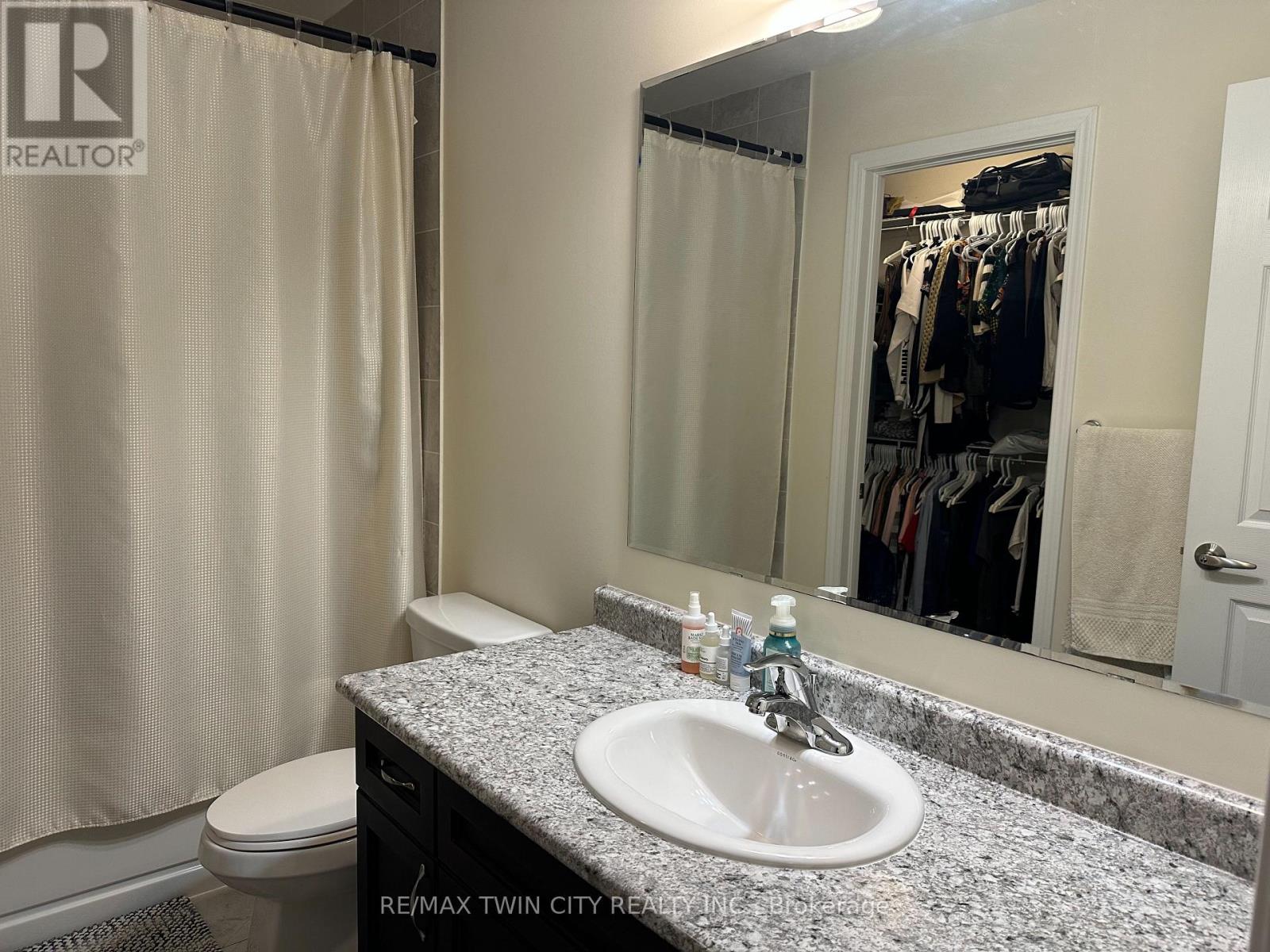 209 Netherby Lane, Kitchener, Ontario  N2R 0L9 - Photo 9 - X12516602