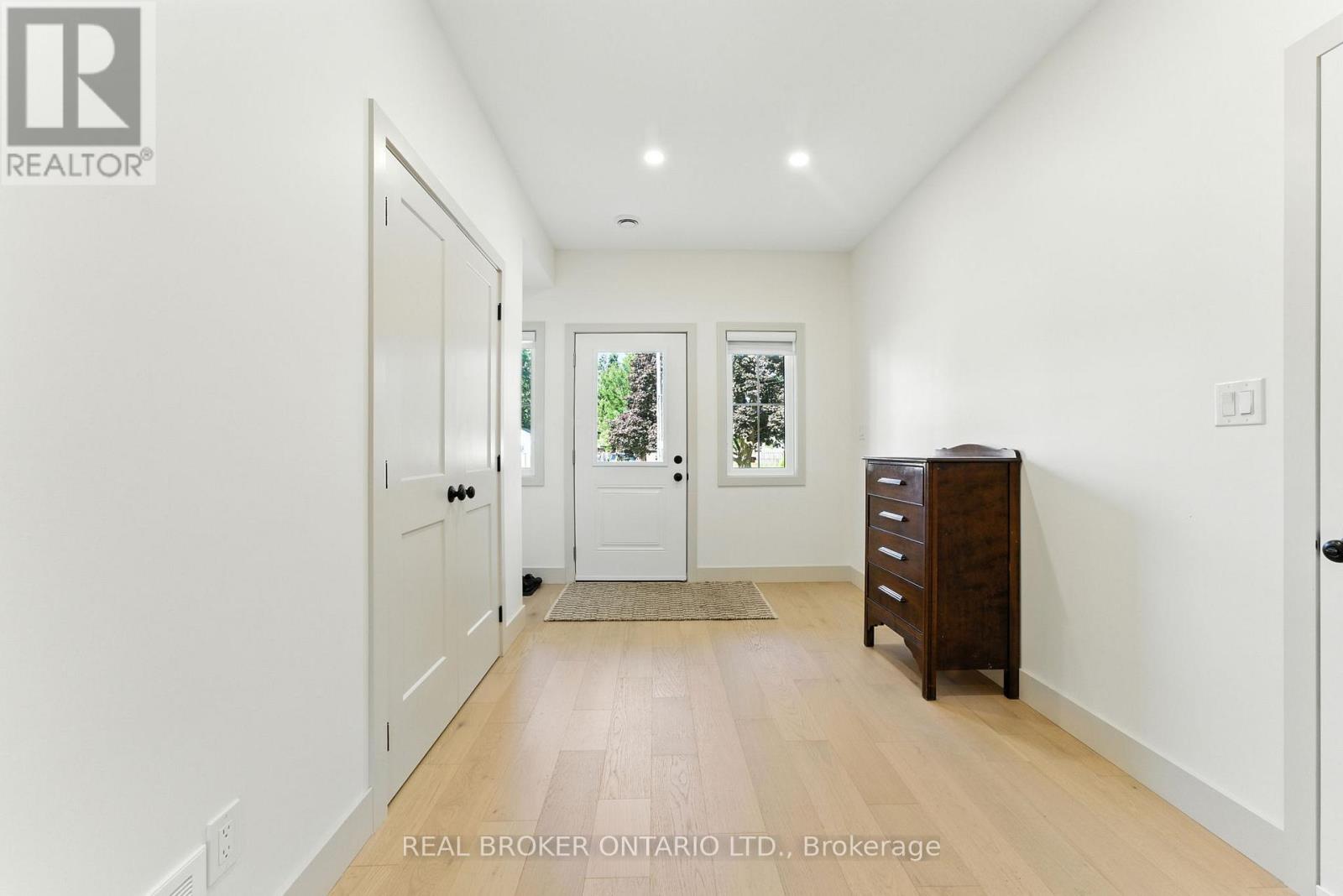 13 Linden Street, Aylmer, Ontario  N5H 0B8 - Photo 3 - X12516634