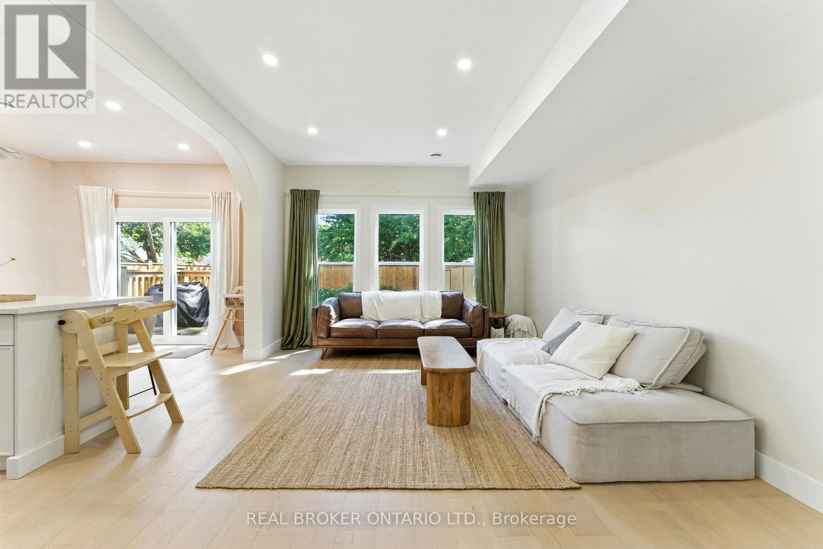 13 Linden Street, Aylmer, Ontario  N5H 0B8 - Photo 5 - X12516634