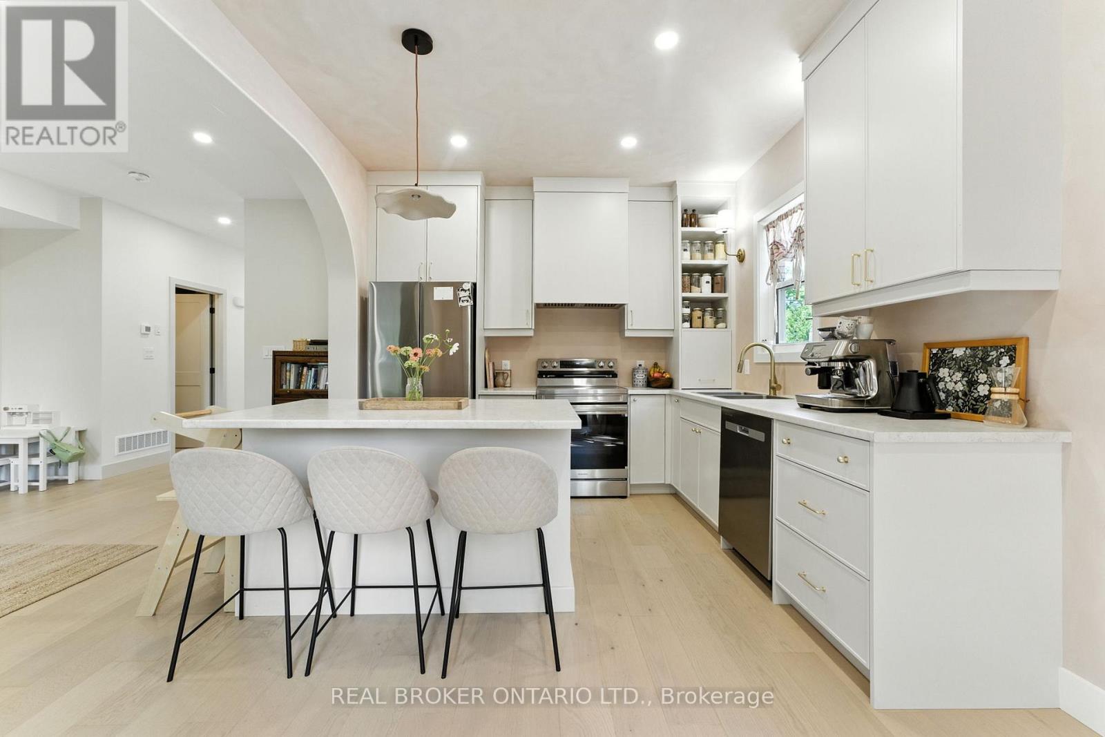 13 Linden Street, Aylmer, Ontario  N5H 0B8 - Photo 7 - X12516634