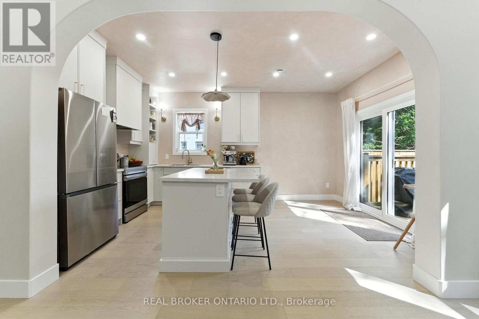 13 Linden Street, Aylmer, Ontario  N5H 0B8 - Photo 8 - X12516634