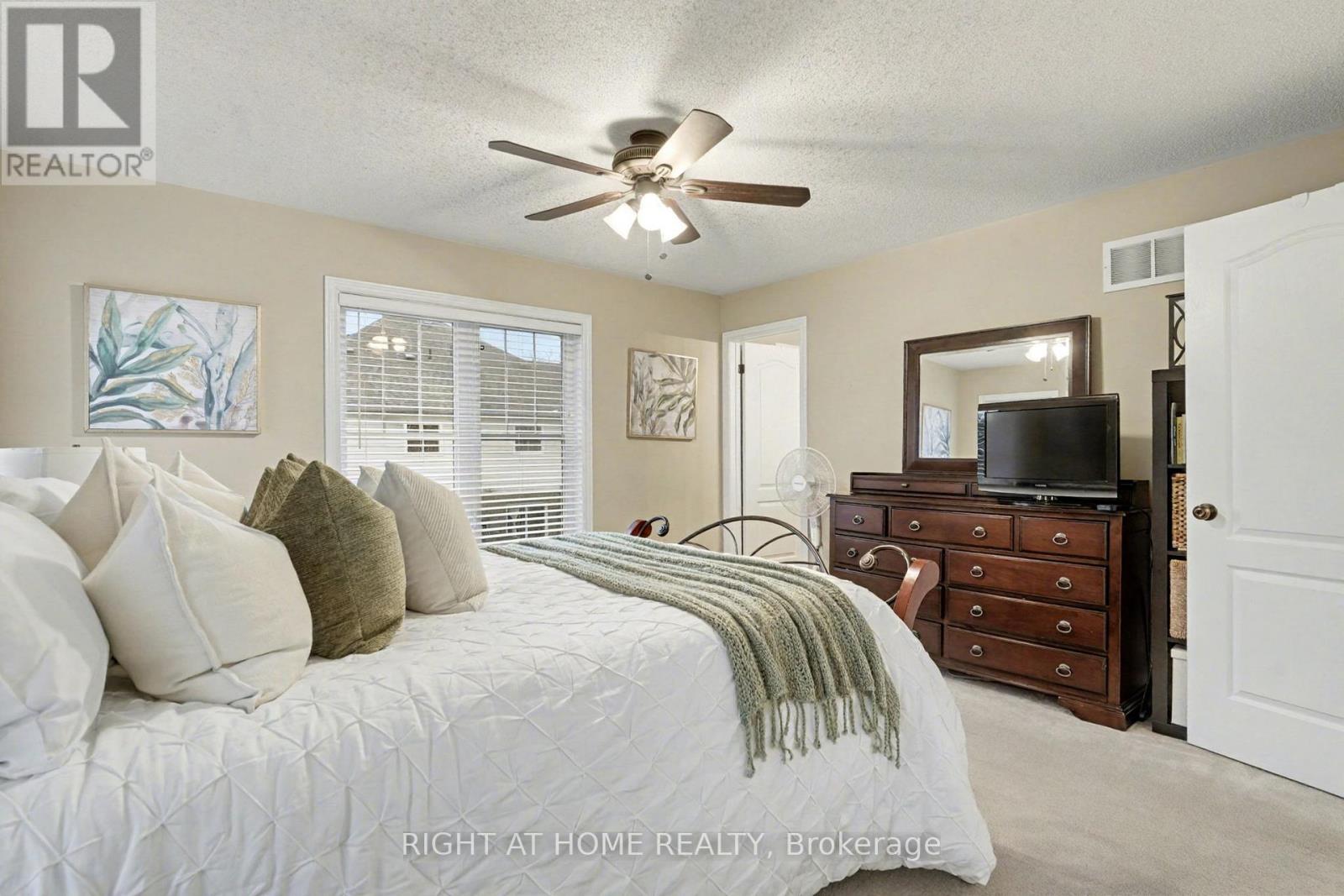 88 Buttercup Crescent, Hamilton, Ontario  L8B 0Y1 - Photo 13 - X12516636