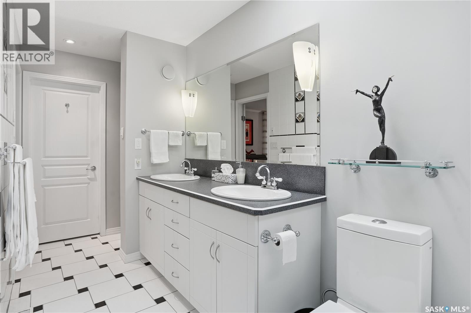 2576 Cameron Street, Regina, Saskatchewan  S4T 2W3 - Photo 25 - SK022406