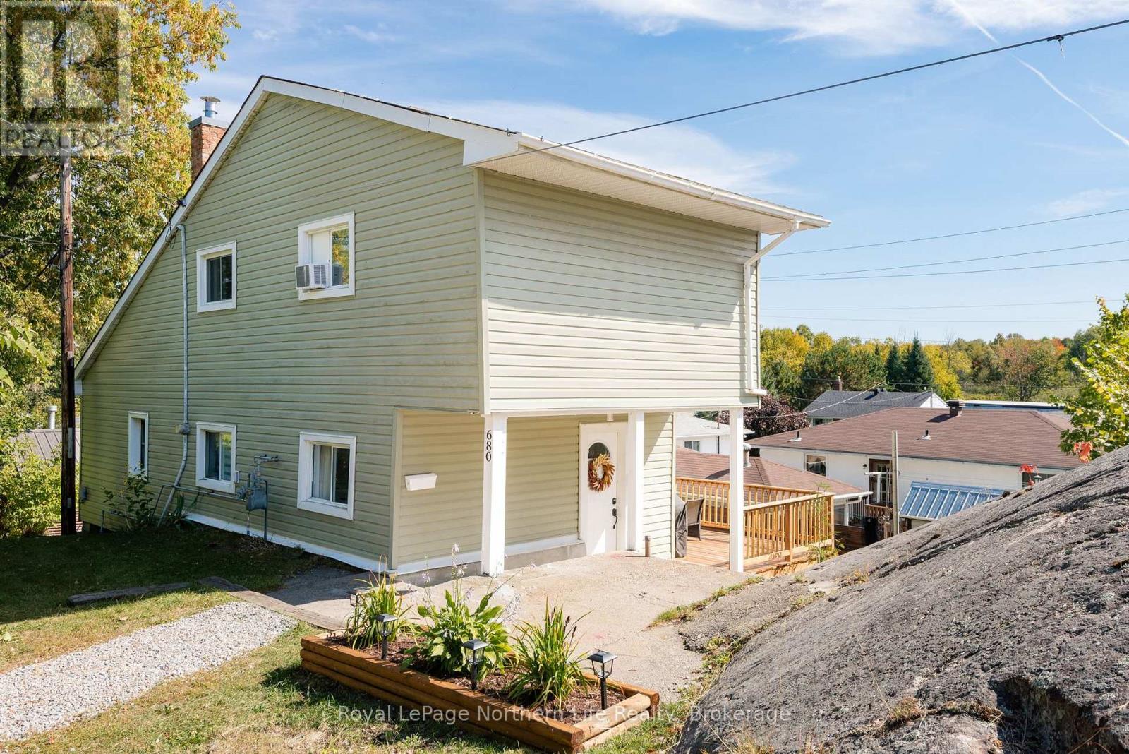 680 HARDY STREET, North Bay, Ontario