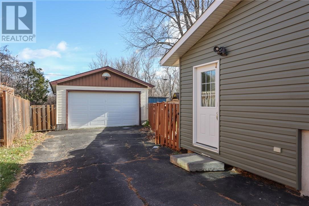 962 Madeleine Avenue, Sudbury, Ontario P3A 2Z7 - Photo 2 - 2125534