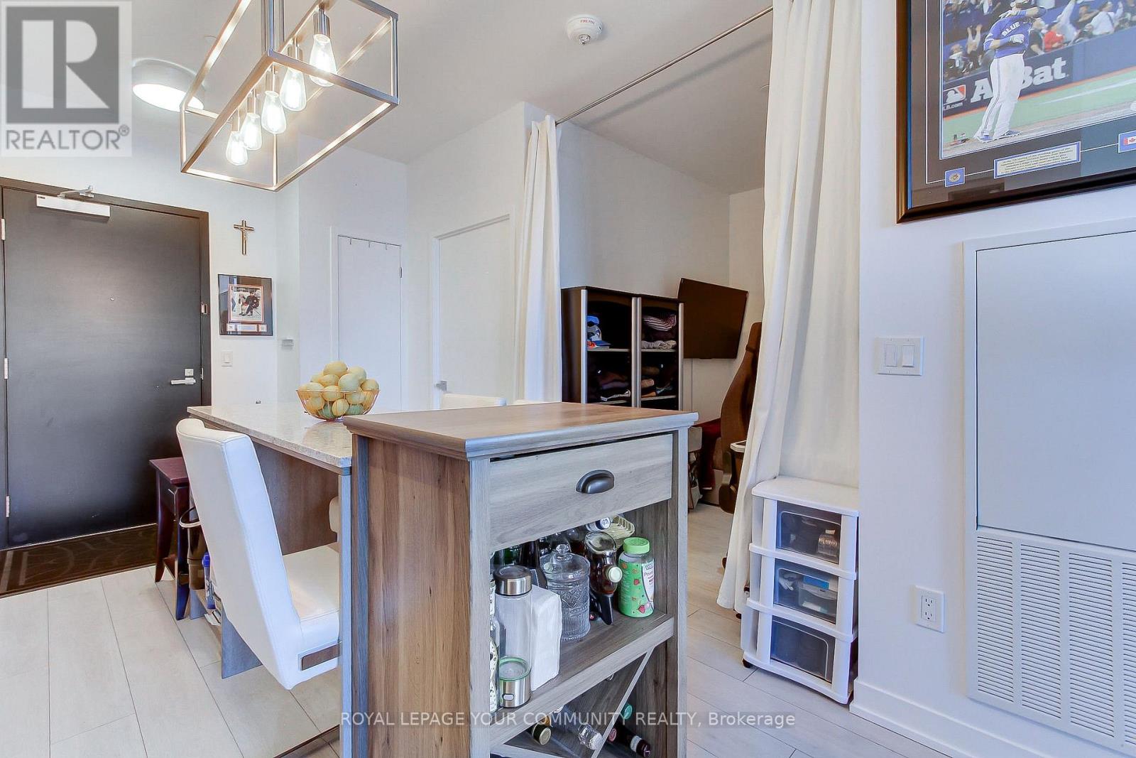 1608 - 31 Tippett Road, Toronto, Ontario  M3H 0C8 - Photo 12 - C12516720