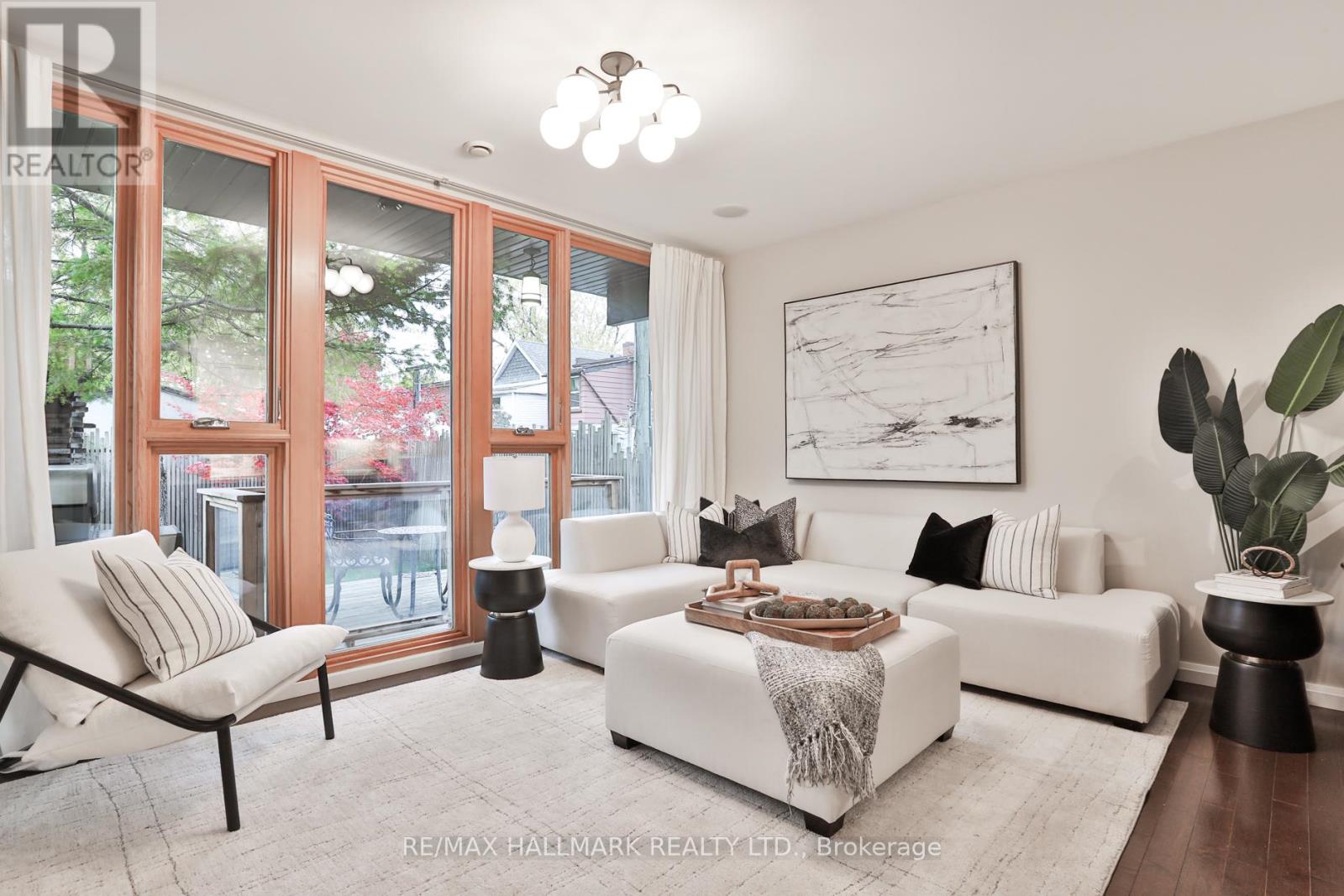 95 Ilford Road, Toronto, Ontario  M6G 2H4 - Photo 2 - C12516850