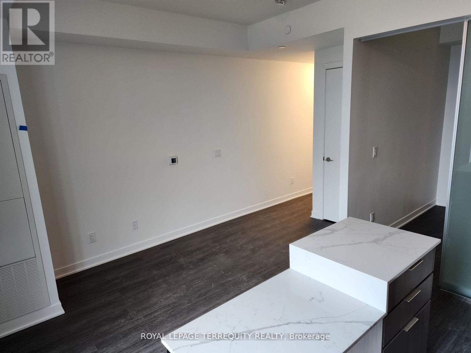 809 - 185 Alberta Avenue, Toronto, Ontario  M6C 0A5 - Photo 4 - C12516852