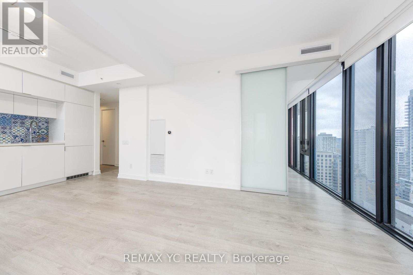 2103 - 185 Roehampton Avenue, Toronto, Ontario  M4P 0C6 - Photo 8 - C12516912