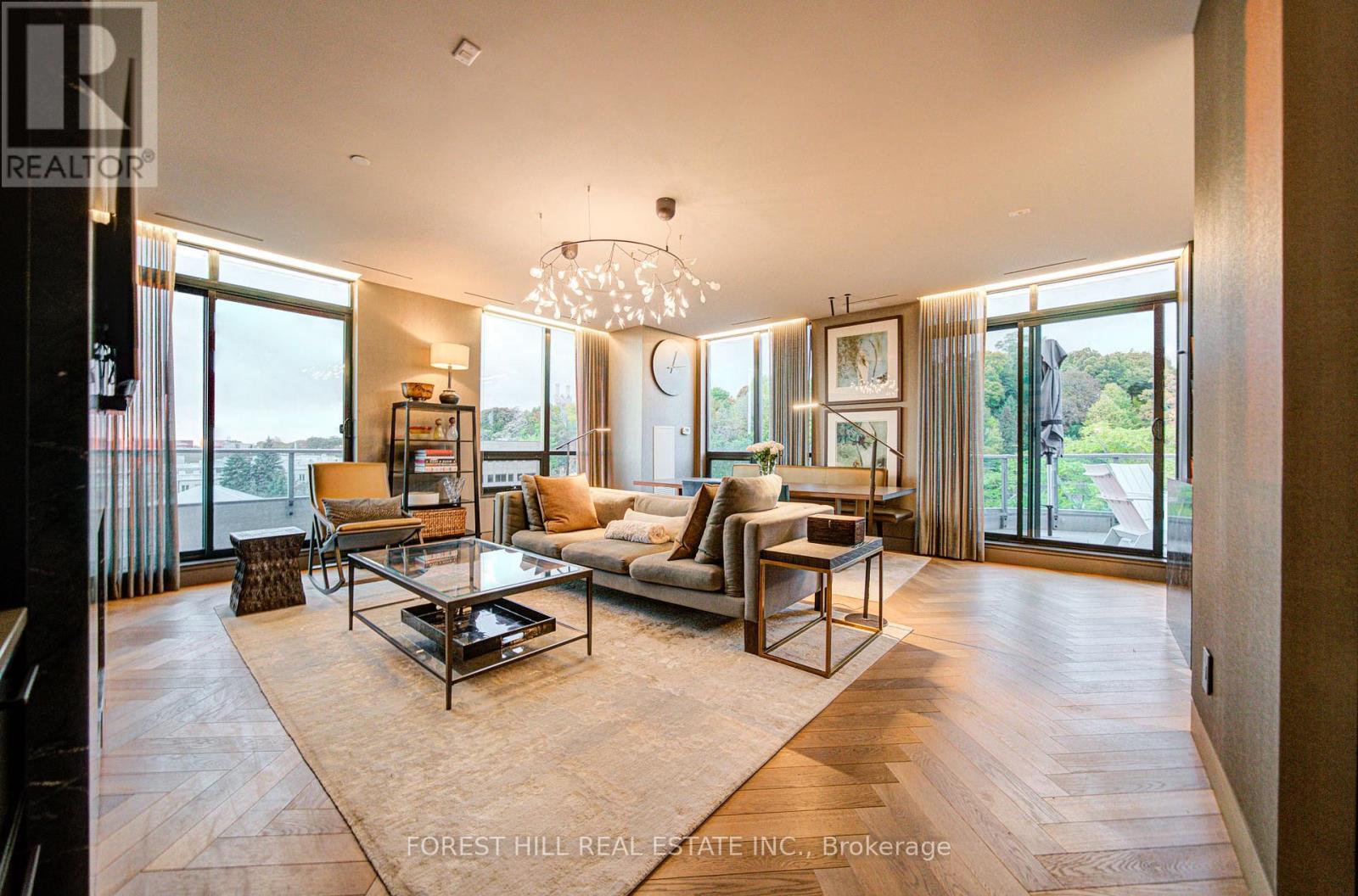 706 - 377 MADISON AVENUE, Toronto, Ontario