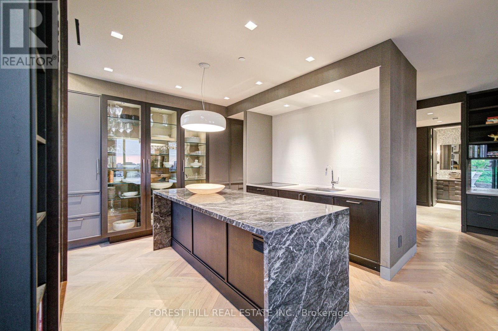 706 - 377 Madison Avenue, Toronto, Ontario  M4V 3E1 - Photo 4 - C12516976