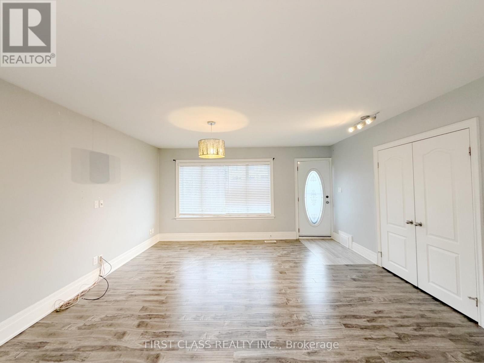 Main - 356 Horsham Avenue, Toronto, Ontario  M2R 1G6 - Photo 3 - C12516982